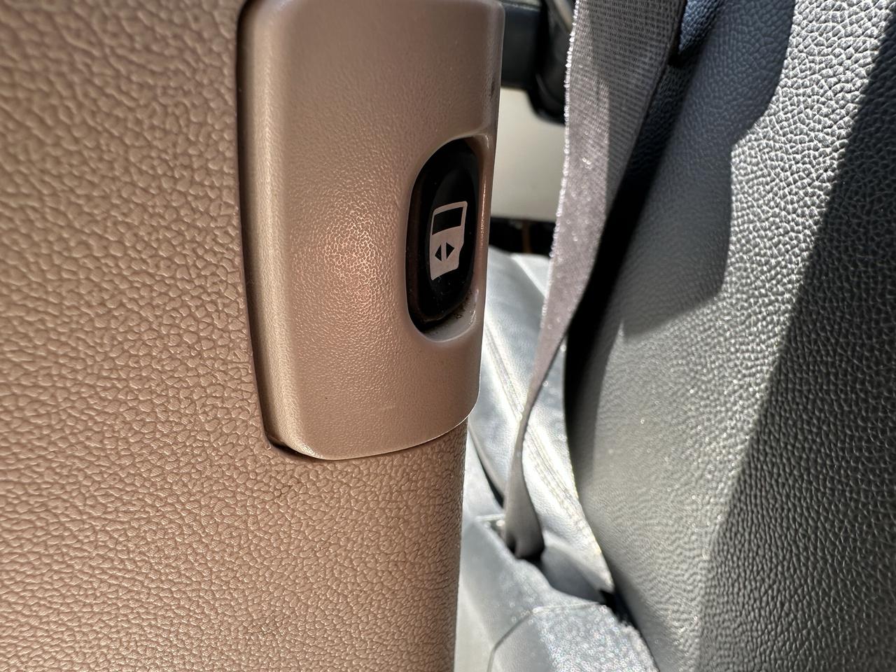 2016 Dodge Grand Caravan Crew Plus, LOADED, WELL MAINTAINED, CERTIFIED Photo