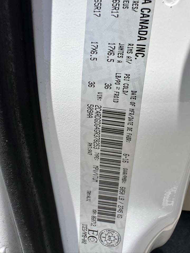 2016 Dodge Grand Caravan Crew Plus, LOADED, WELL MAINTAINED, CERTIFIED Photo
