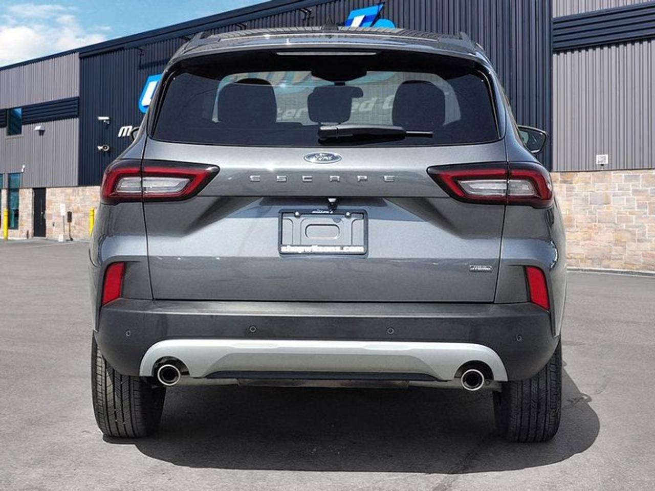 2025 Ford Escape PHEV | Heated Seats + Steering | Adaptive Cruise | Remote Start | Lane Keep | and More ! Photo