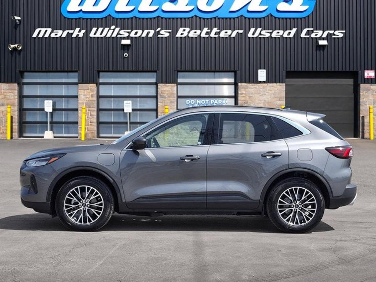 2025 Ford Escape PHEV | Heated Seats + Steering | Adaptive Cruise | Remote Start | Lane Keep | and More ! Photo1