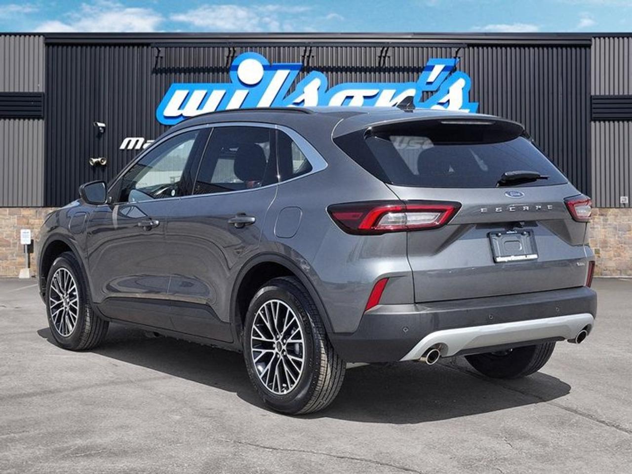 2025 Ford Escape PHEV | Heated Seats + Steering | Adaptive Cruise | Remote Start | Lane Keep | and More ! Photo