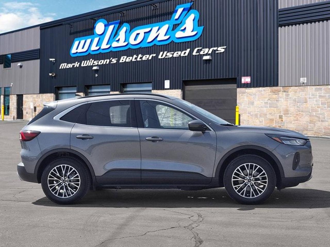 2025 Ford Escape PHEV | Heated Seats + Steering | Adaptive Cruise | Remote Start | Lane Keep | and More ! Photo