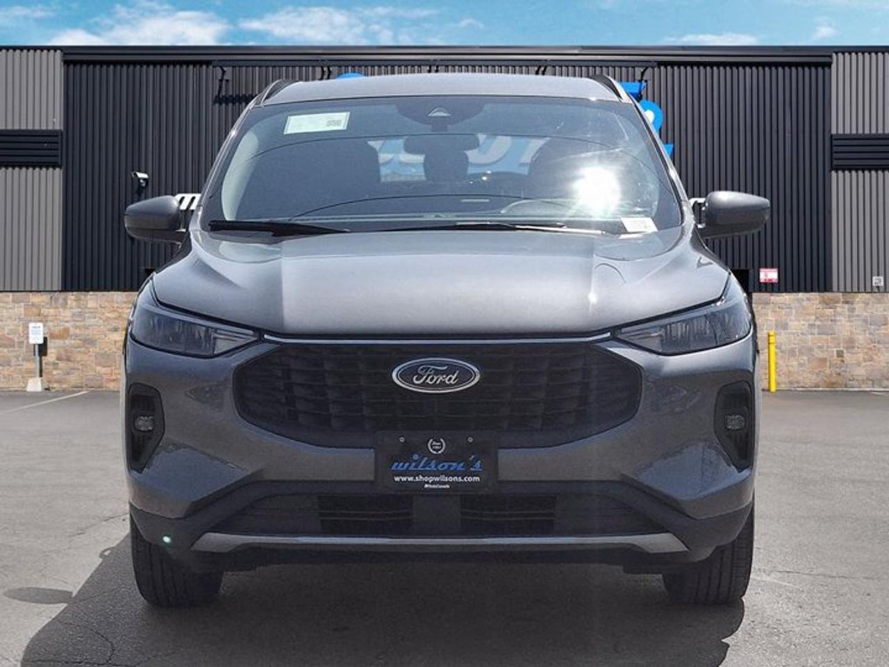 2025 Ford Escape PHEV | Heated Seats + Steering | Adaptive Cruise | Remote Start | Lane Keep | and More ! Photo
