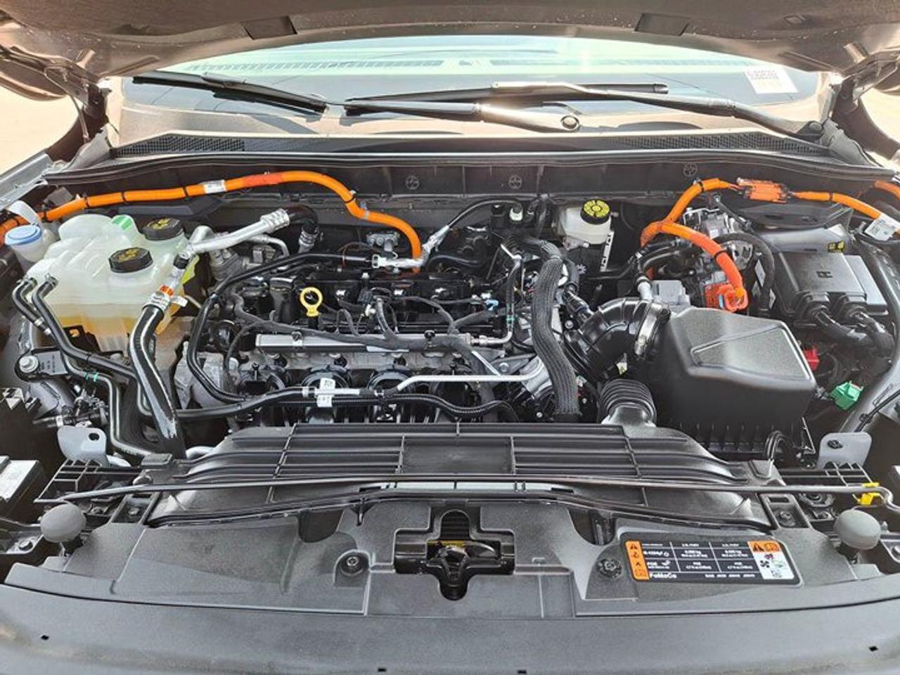 2025 Ford Escape PHEV | Heated Seats + Steering | Adaptive Cruise | Remote Start | Lane Keep | and More ! Photo