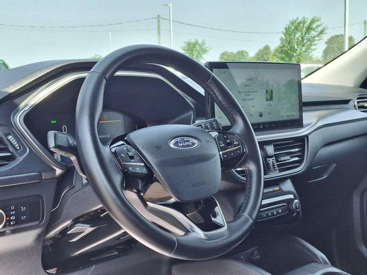 2025 Ford Escape PHEV | Heated Seats + Steering | Adaptive Cruise | Remote Start | Lane Keep | and More ! Photo