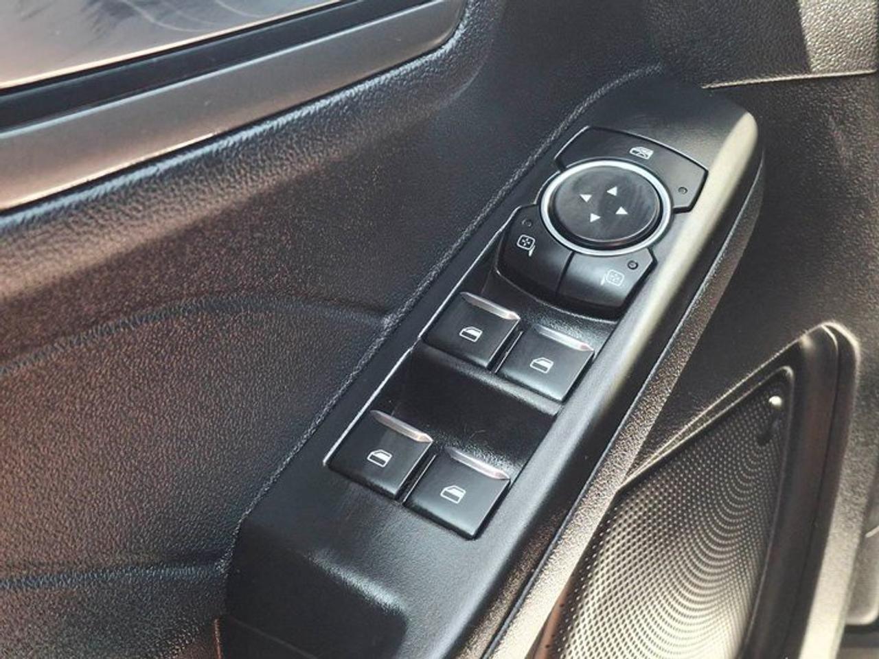 2025 Ford Escape PHEV | Heated Seats + Steering | Adaptive Cruise | Remote Start | Lane Keep | and More ! Photo