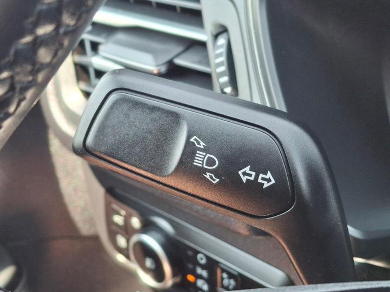 2025 Ford Escape PHEV | Heated Seats + Steering | Adaptive Cruise | Remote Start | Lane Keep | and More ! Photo