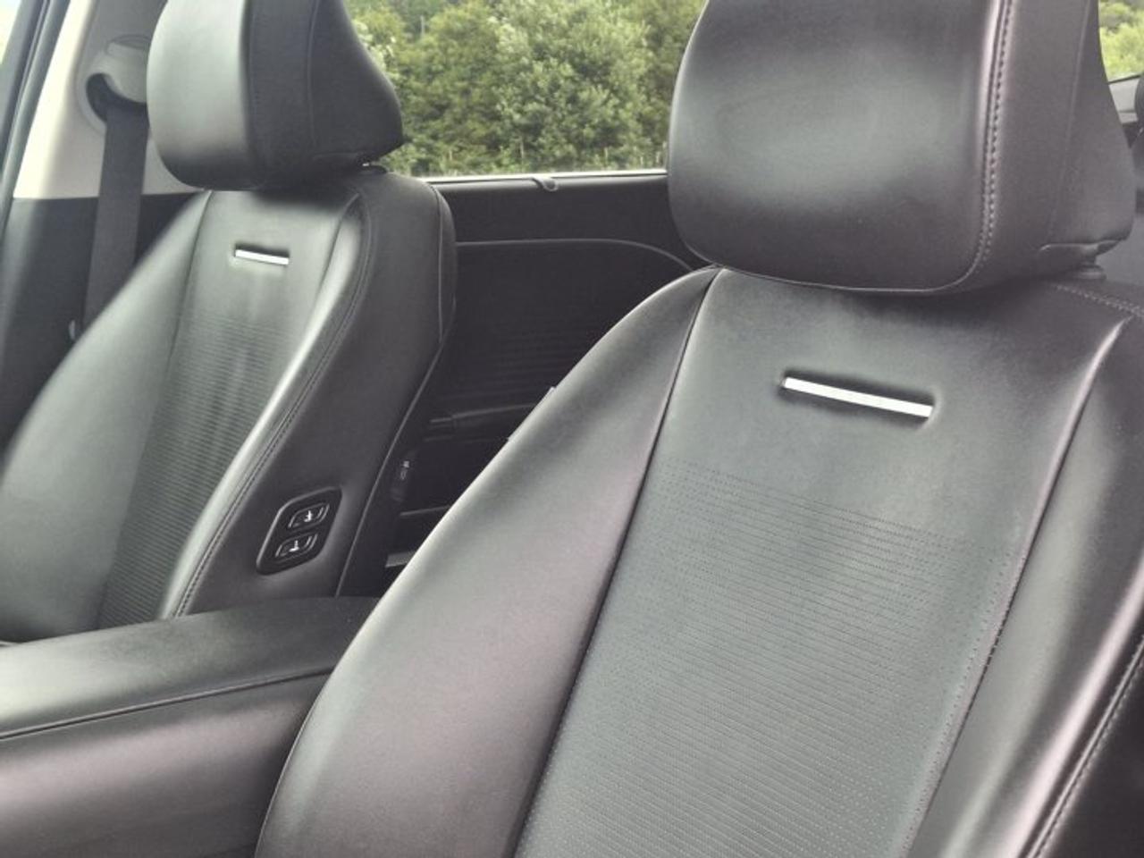 2026 Hyundai IONIQ 9 Preferred Luxury AWD | Leather | Panoramic Sunroof | Heated Seats + Steering | Cooled Seats & More ! Photo