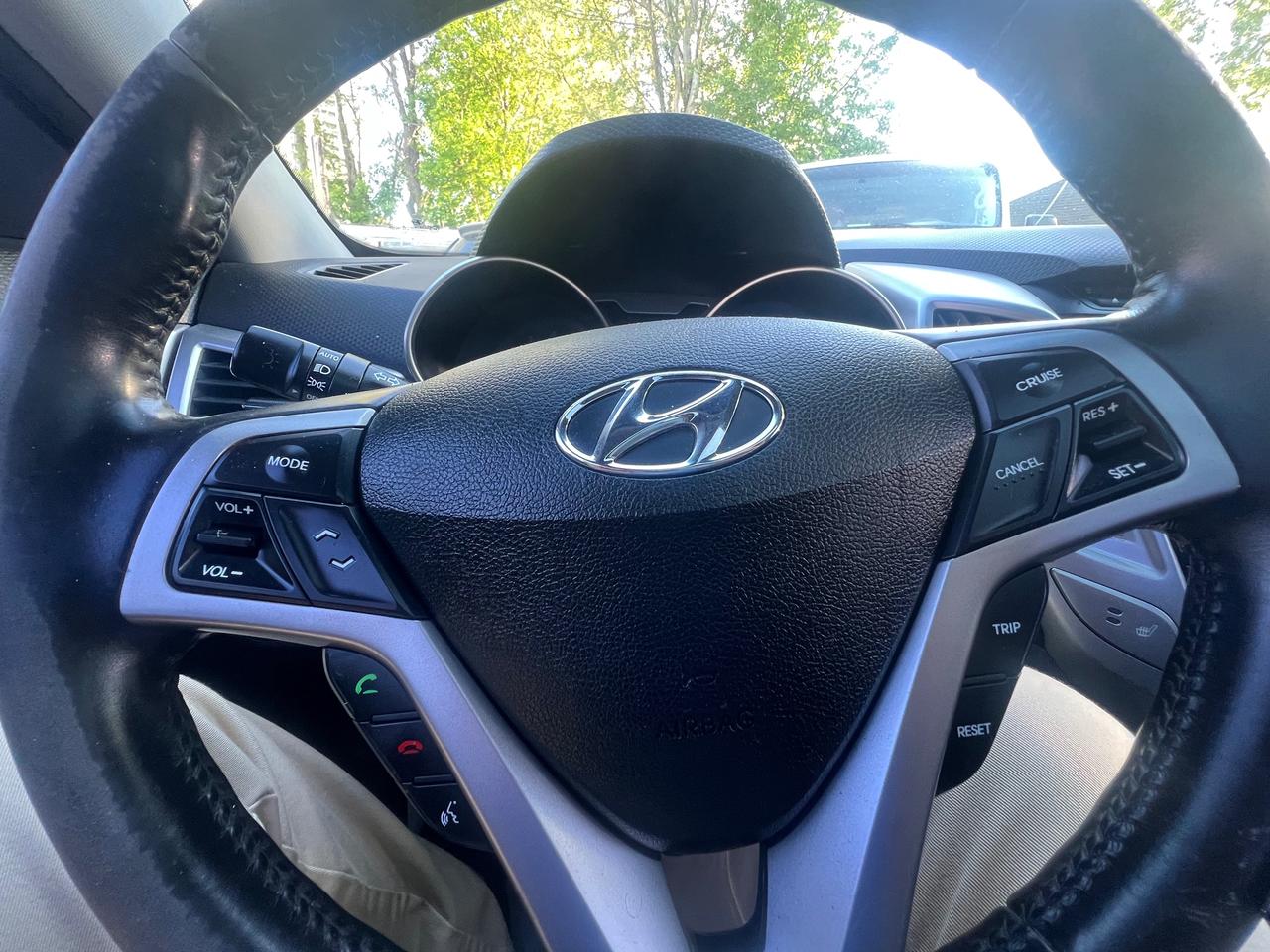 2013 Hyundai Veloster BACK CAM - HEATED SEATS-BLUETOOTH Photo