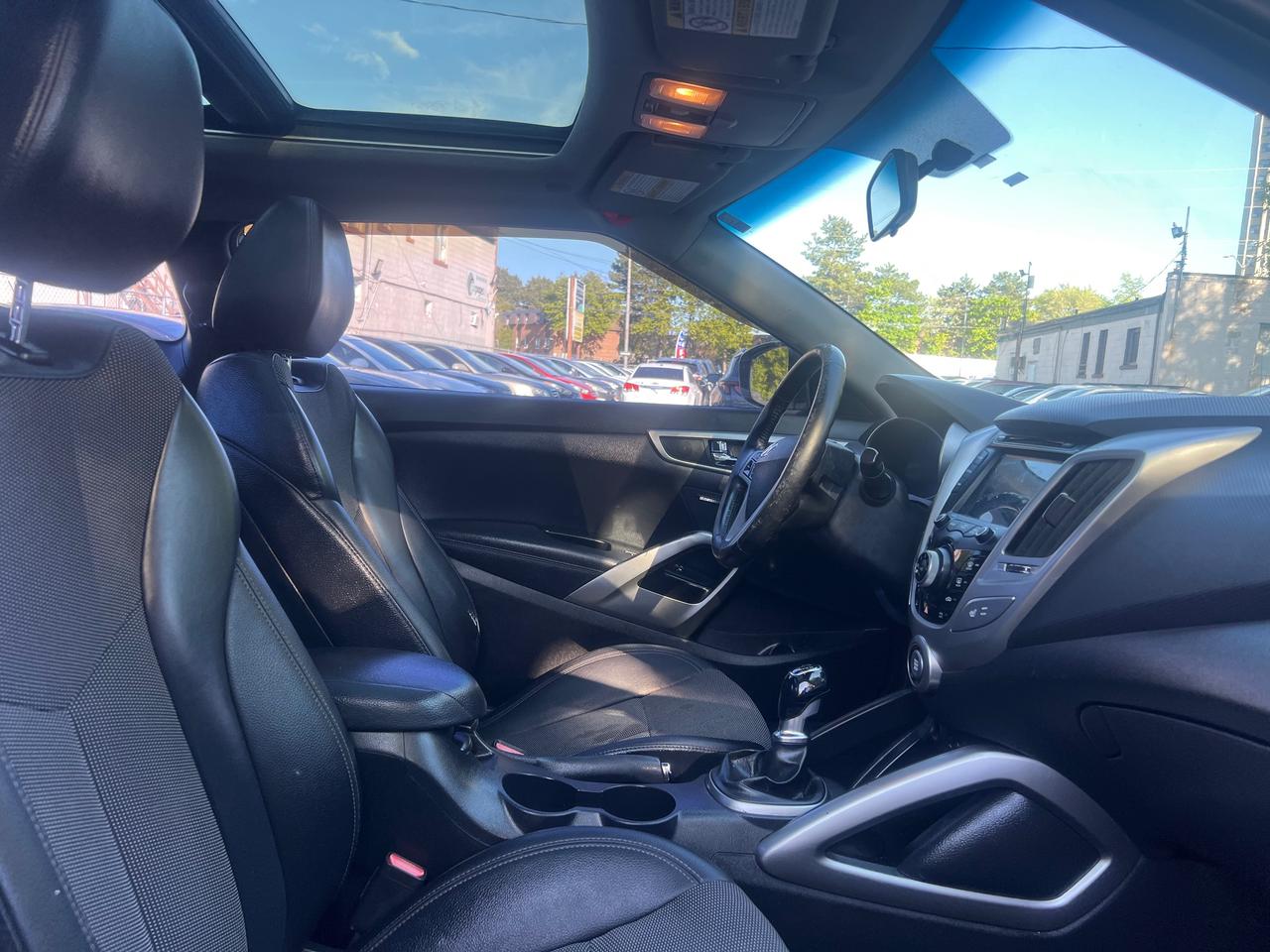 2013 Hyundai Veloster BACK CAM - HEATED SEATS-BLUETOOTH Photo