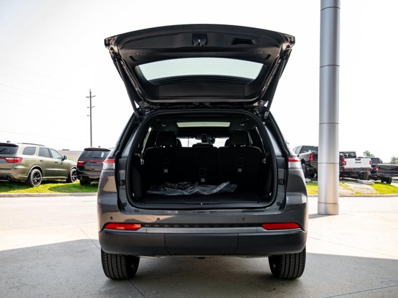 2026 Jeep Grand Cherokee Limited Photo