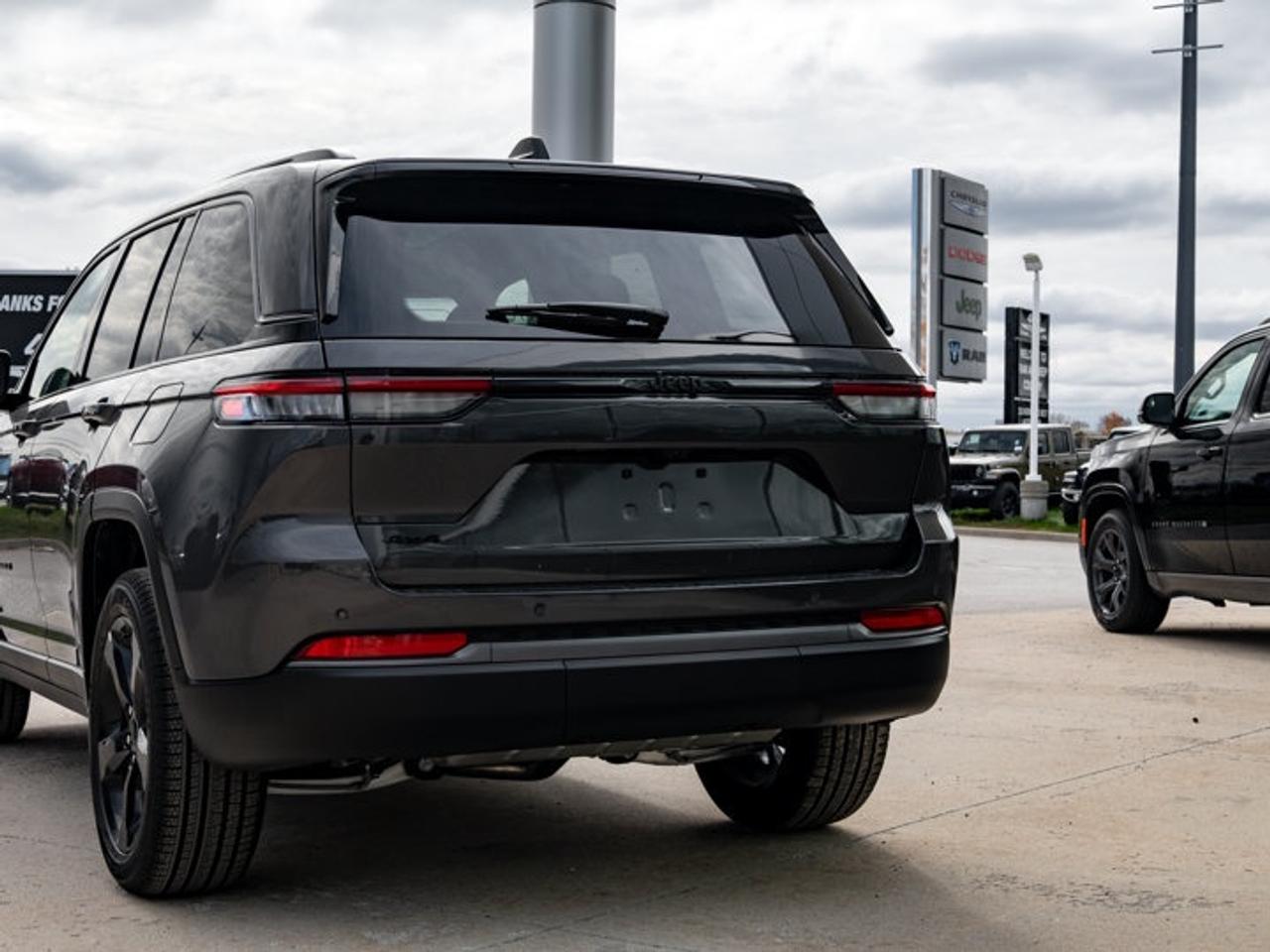 2026 Jeep Grand Cherokee Altitude Photo