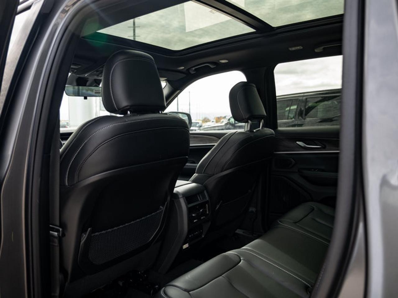 2026 Jeep Grand Cherokee Altitude Photo