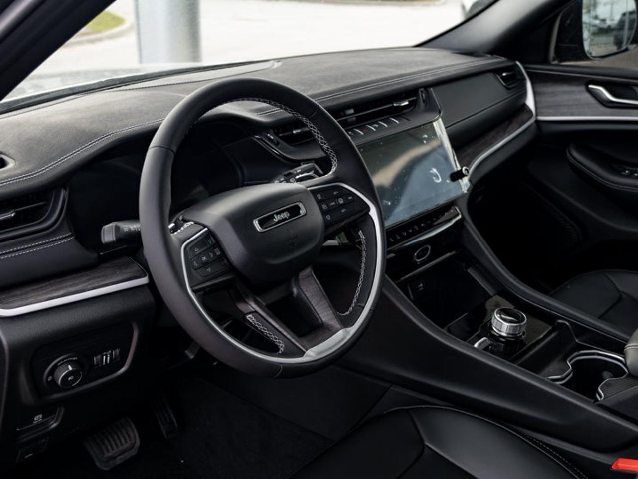 2026 Jeep Grand Cherokee Altitude Photo