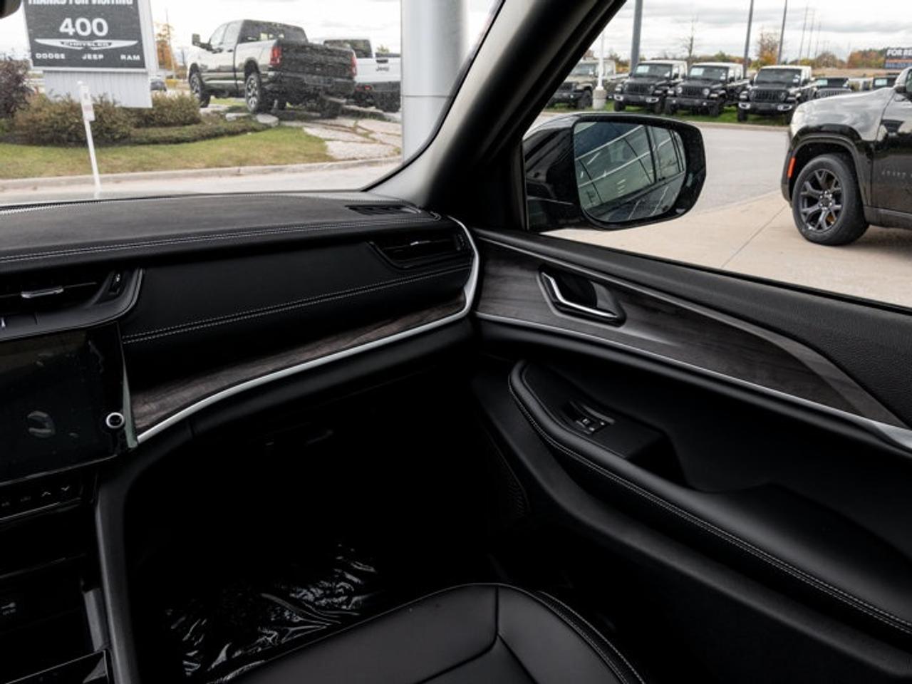 2026 Jeep Grand Cherokee Altitude Photo