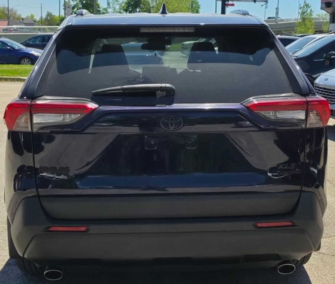 2020 Toyota RAV4 XLE / NO ACCIDENTS / SUNROOF / AWD / BLINDSPOT Photo2