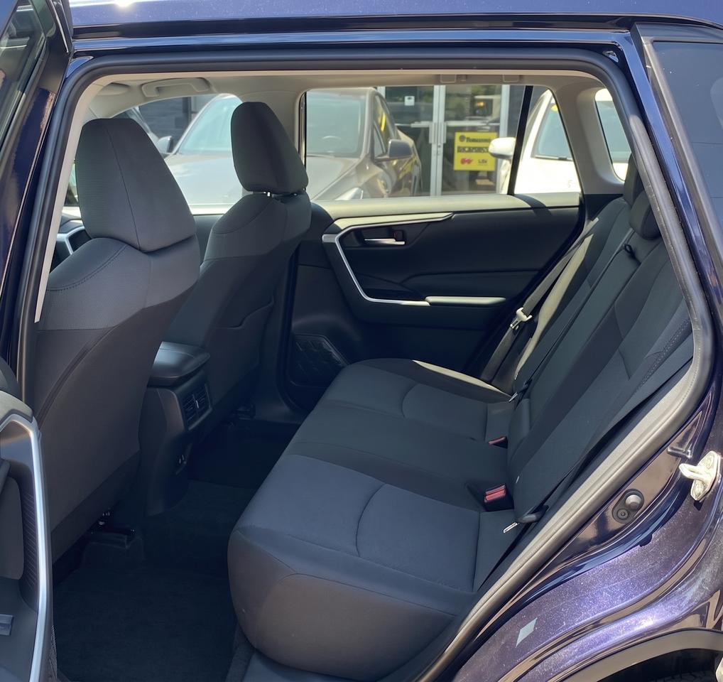 2020 Toyota RAV4 XLE / NO ACCIDENTS / SUNROOF / AWD / BLINDSPOT Photo4
