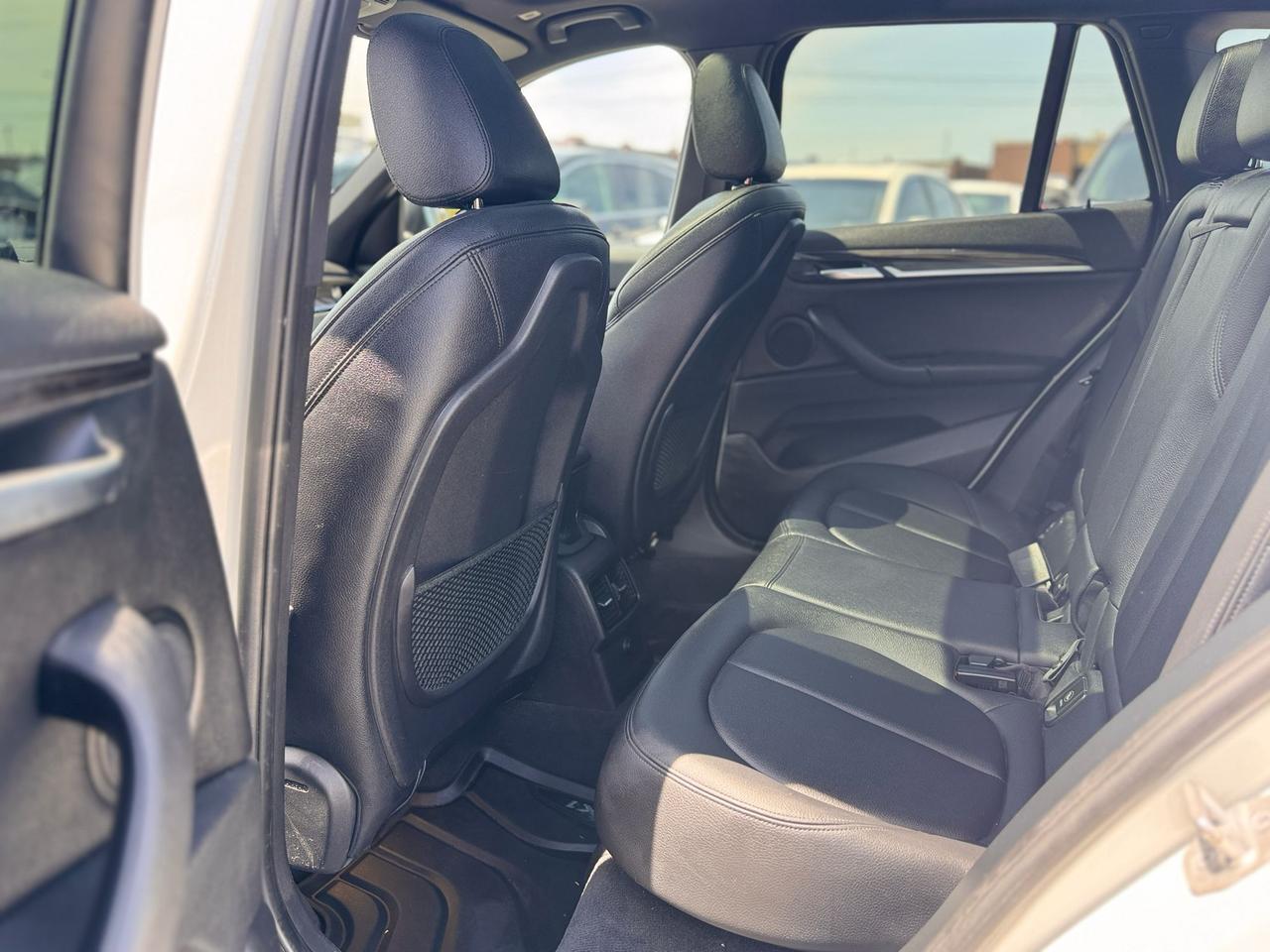 2018 BMW X1 AUTO NAV BLUETOOTH B-CAMERA PANARAMIC ROOF SAFTY Photo
