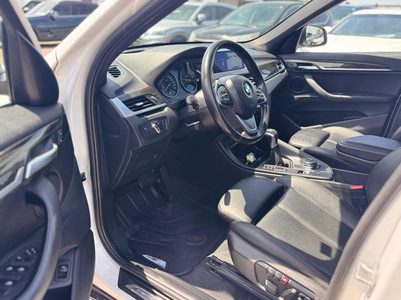 2018 BMW X1 AUTO NAV BLUETOOTH B-CAMERA PANARAMIC ROOF SAFTY Photo