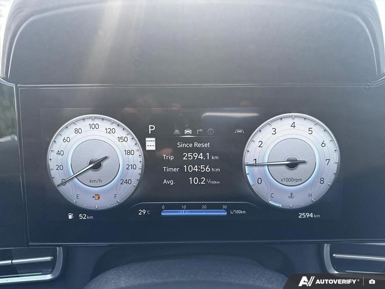2025 Hyundai Elantra LUXURY / NO ACCIDENTS / LEATHER / ROOF / NAV Photo