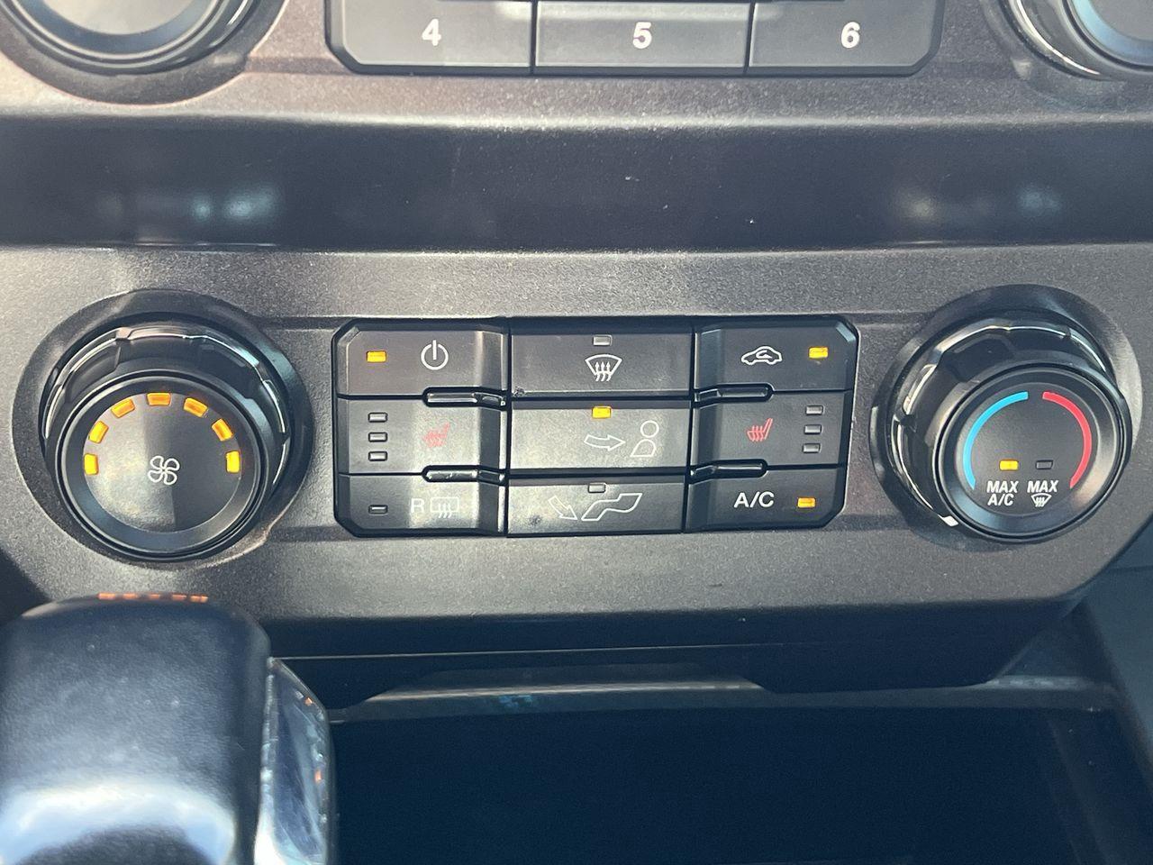 2020 Ford F-150 XLT 4X4, MOONROOF, SIRIUS XM, NAV, BACK UP CAM, HEATED SEATS, POWER SEATS!! Photo