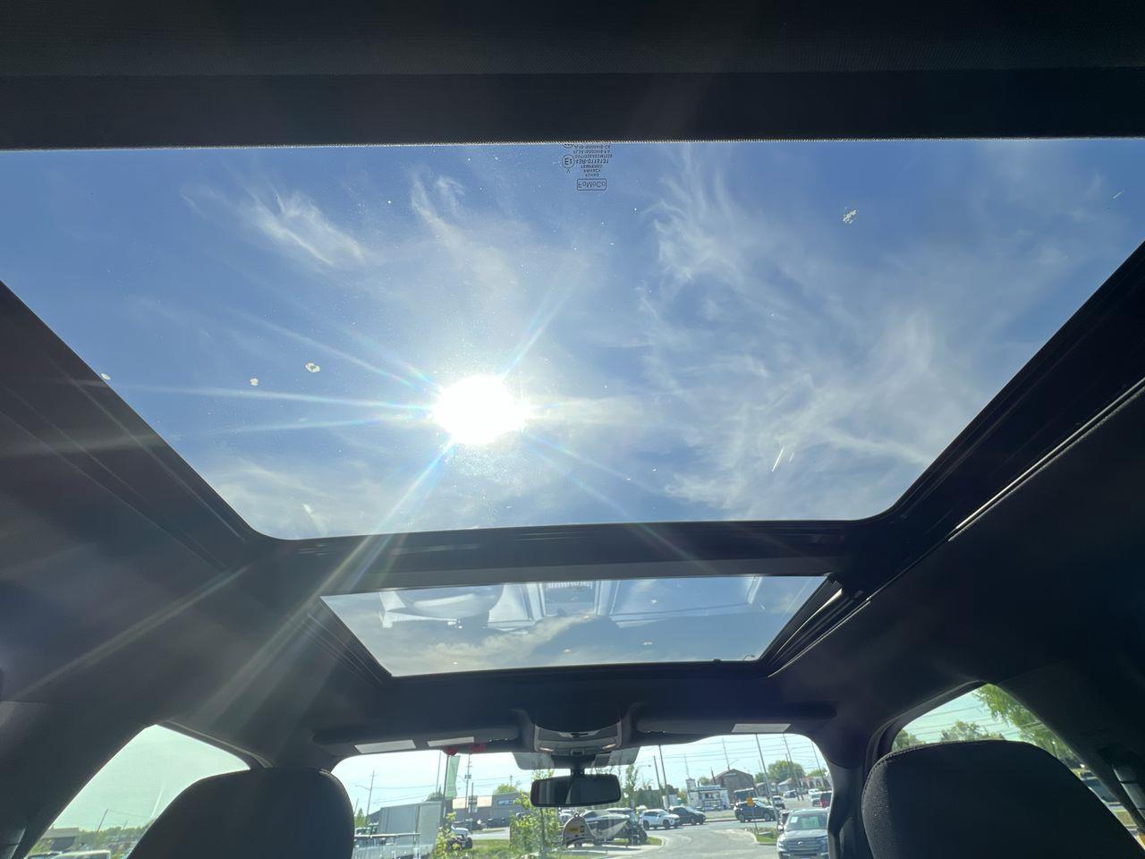 2020 Ford F-150 XLT 4X4, MOONROOF, SIRIUS XM, NAV, BACK UP CAM, HEATED SEATS, POWER SEATS!! Photo
