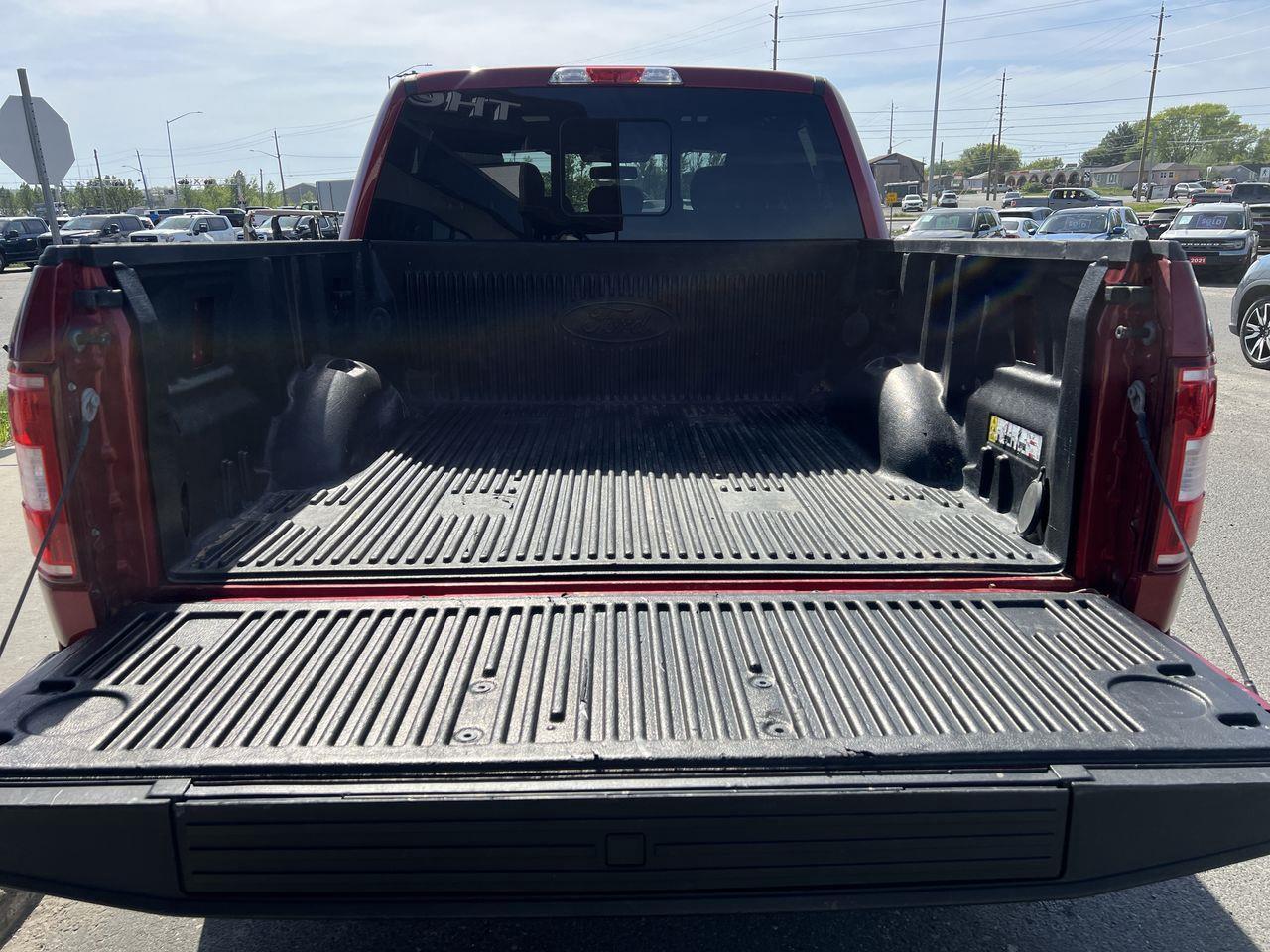 2020 Ford F-150 XLT 4X4, MOONROOF, SIRIUS XM, NAV, BACK UP CAM, HEATED SEATS, POWER SEATS!! Photo