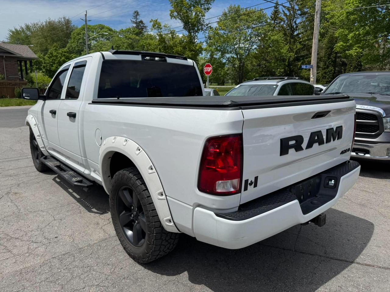 2019 RAM 1500 Classic Express 4x4 Quad Cab 6'4" Box Photo4