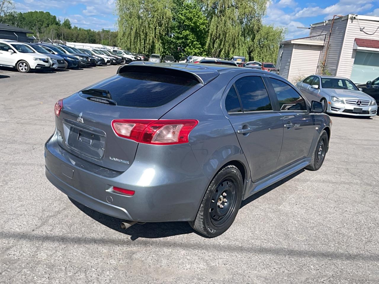 2014 Mitsubishi Lancer SE Photo3