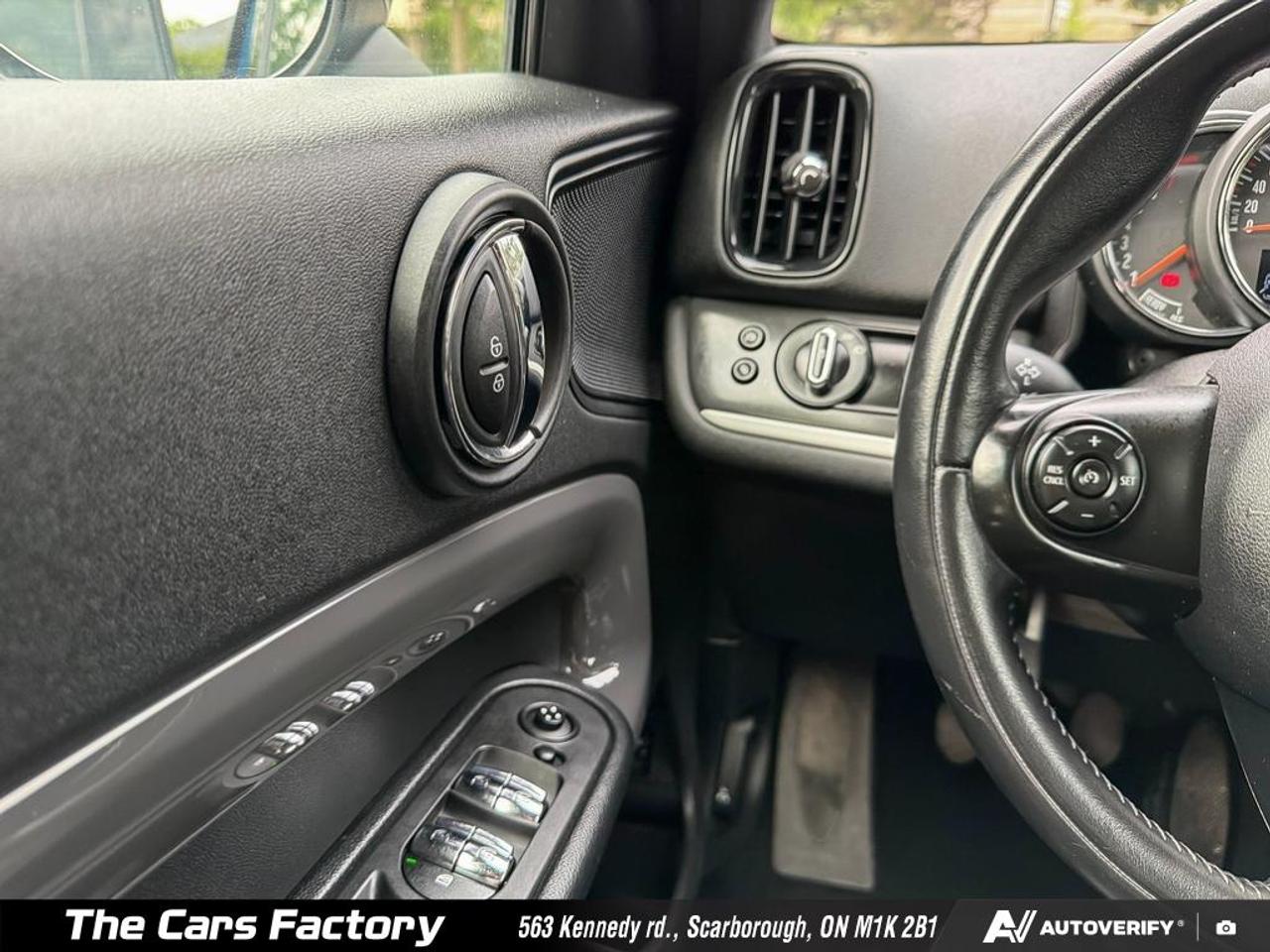 2018 MINI Countryman S ALL4 6MT Apple CarPlay / Camera Loaded! Photo