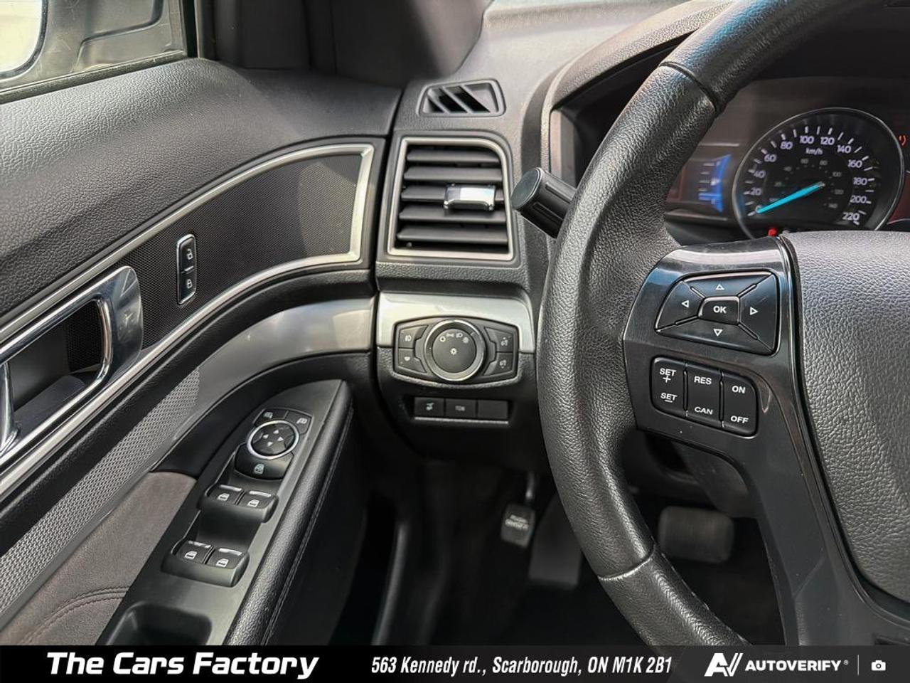 2017 Ford Explorer 4WD XLT Apple CarPlay 7-Passenger No Accident! Photo