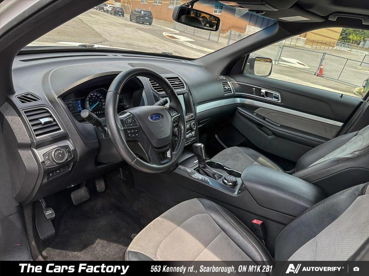2017 Ford Explorer 4WD XLT Apple CarPlay 7-Passenger No Accident! Photo