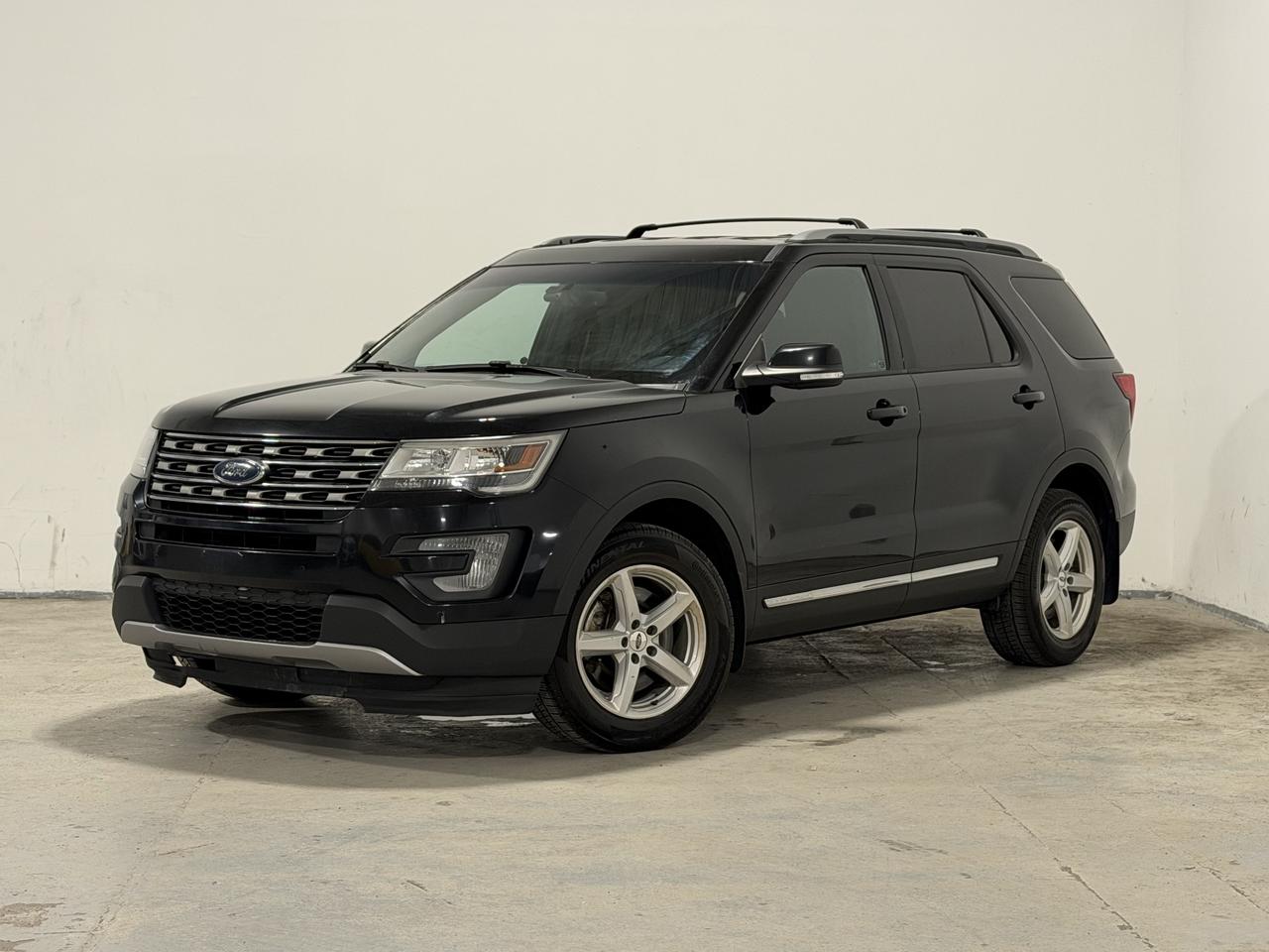 Used 2017 Ford Explorer 4WD 4dr XLT for sale in North York, ON