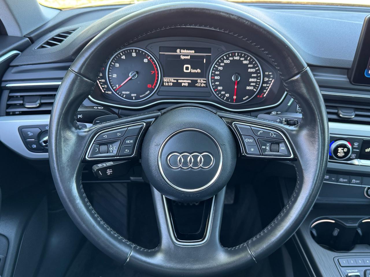 2017 Audi A4 Komfort Quattro TFSI+CLEAN CARFAX Photo