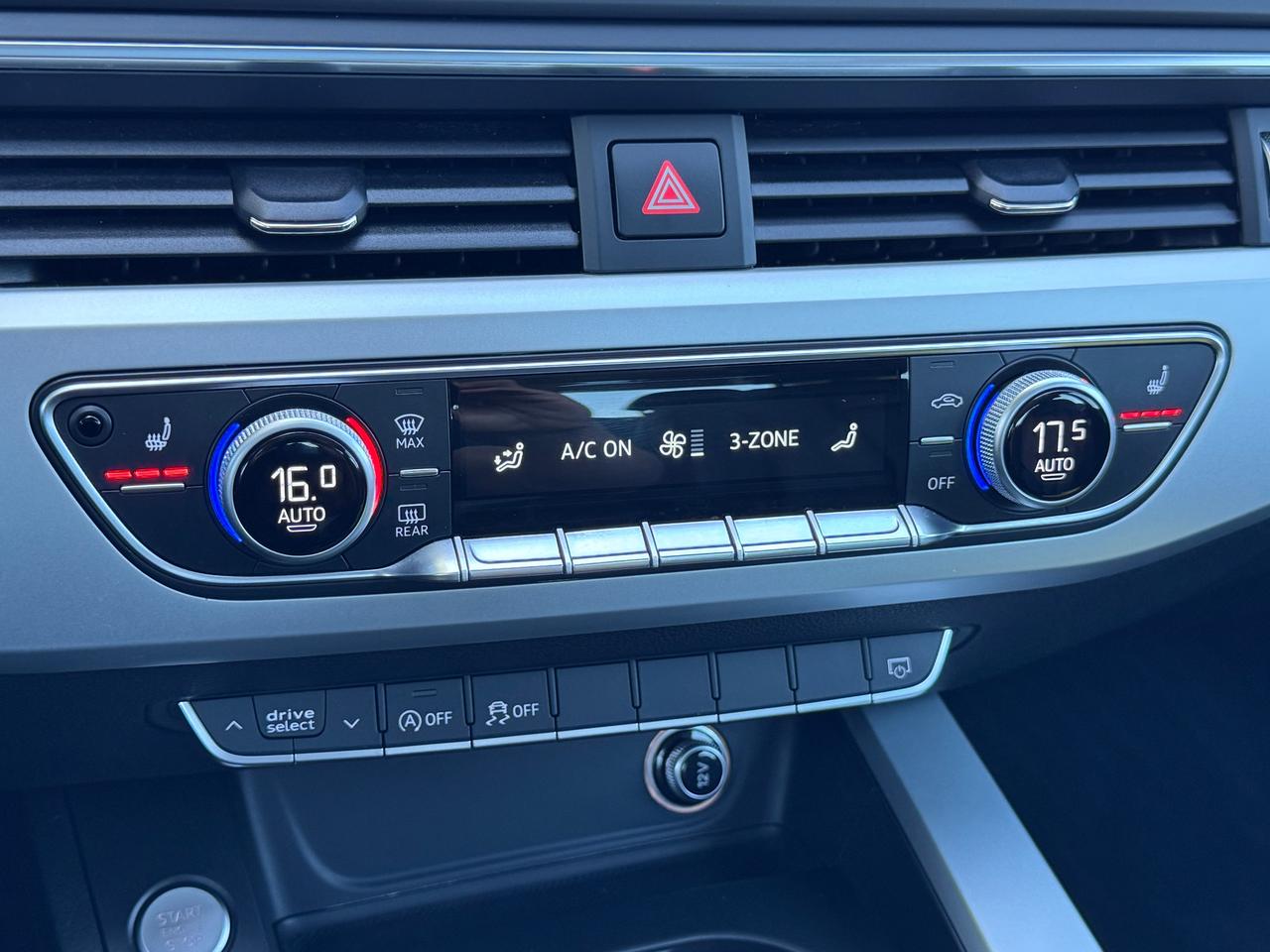 2017 Audi A4 Komfort Quattro TFSI+CLEAN CARFAX Photo