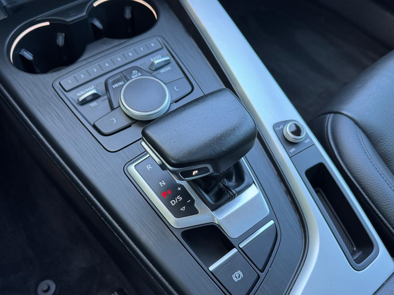 2017 Audi A4 Komfort Quattro TFSI+CLEAN CARFAX Photo