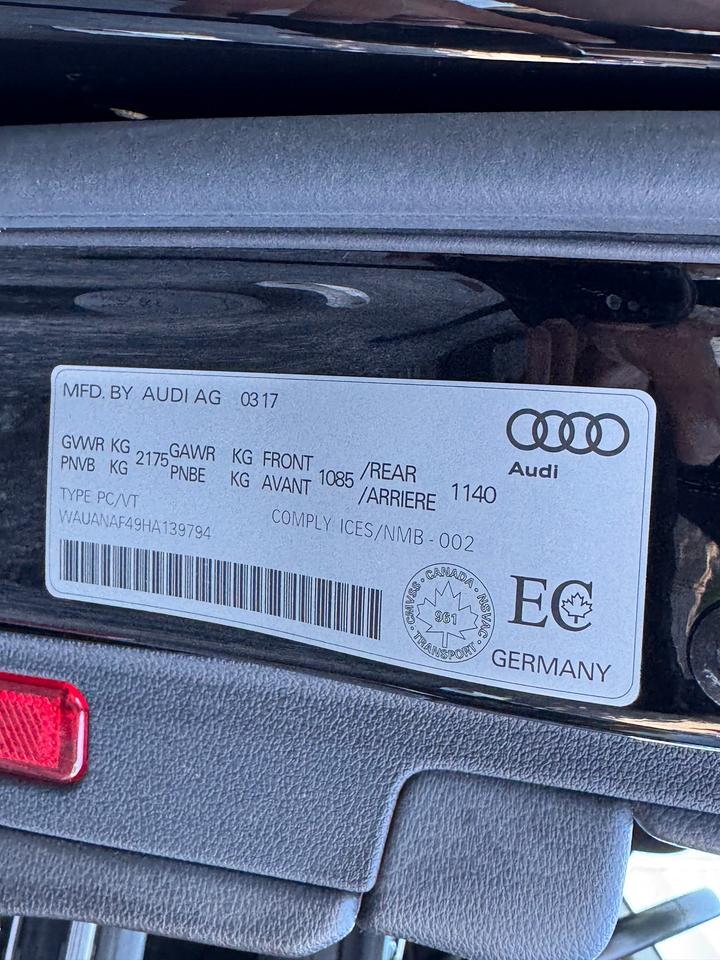 2017 Audi A4 Komfort Quattro TFSI+CLEAN CARFAX Photo