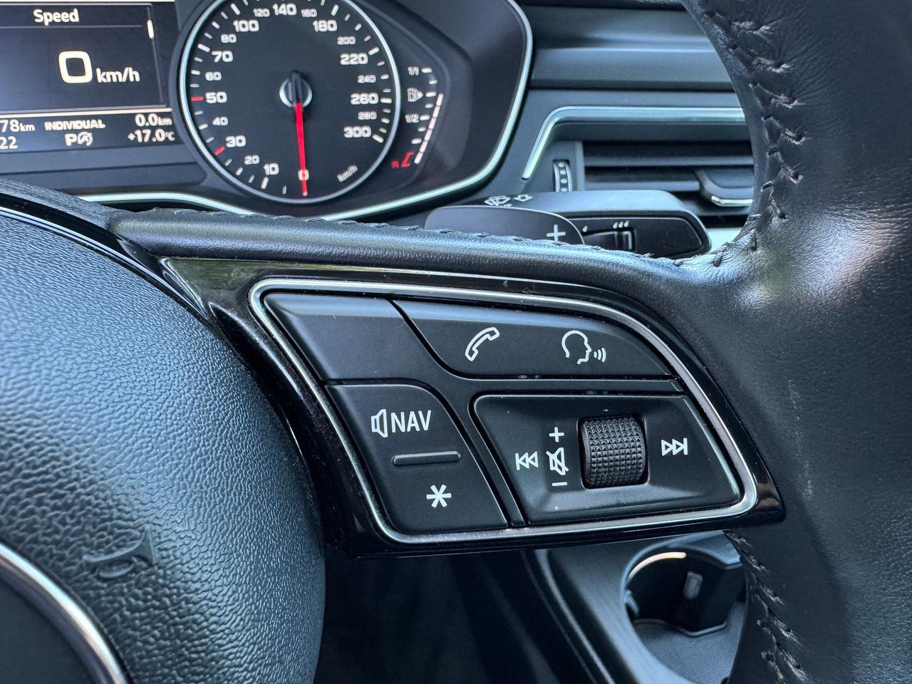 2017 Audi A4 Komfort Quattro TFSI+CLEAN CARFAX Photo