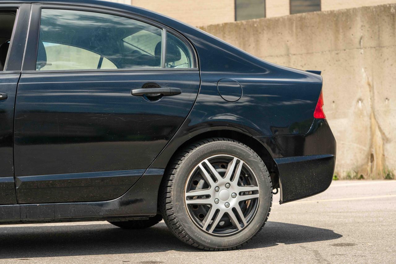 2010 Honda Civic DX-G Photo