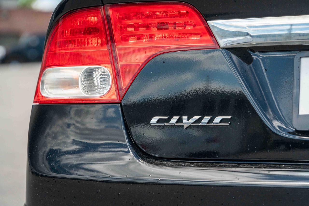 2010 Honda Civic DX-G Photo