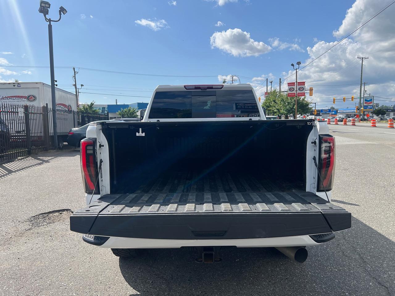 2024 GMC Sierra 3500 AT4 Photo7