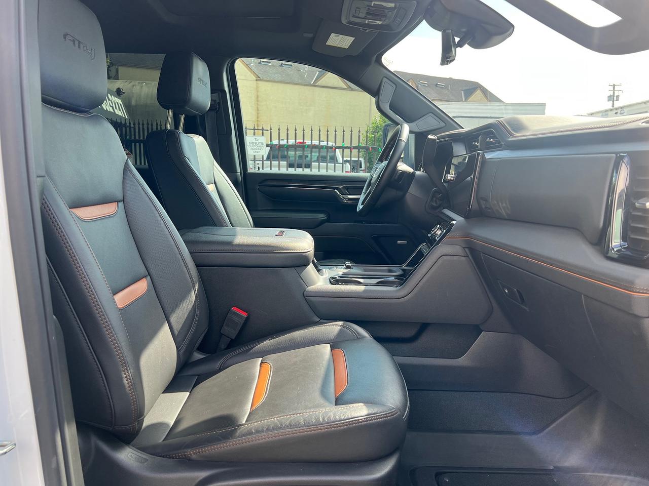 2024 GMC Sierra 3500 AT4 Photo11