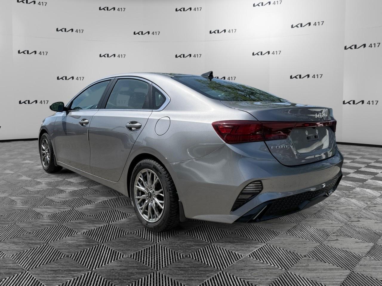 2023 Kia Forte EX IVT Photo