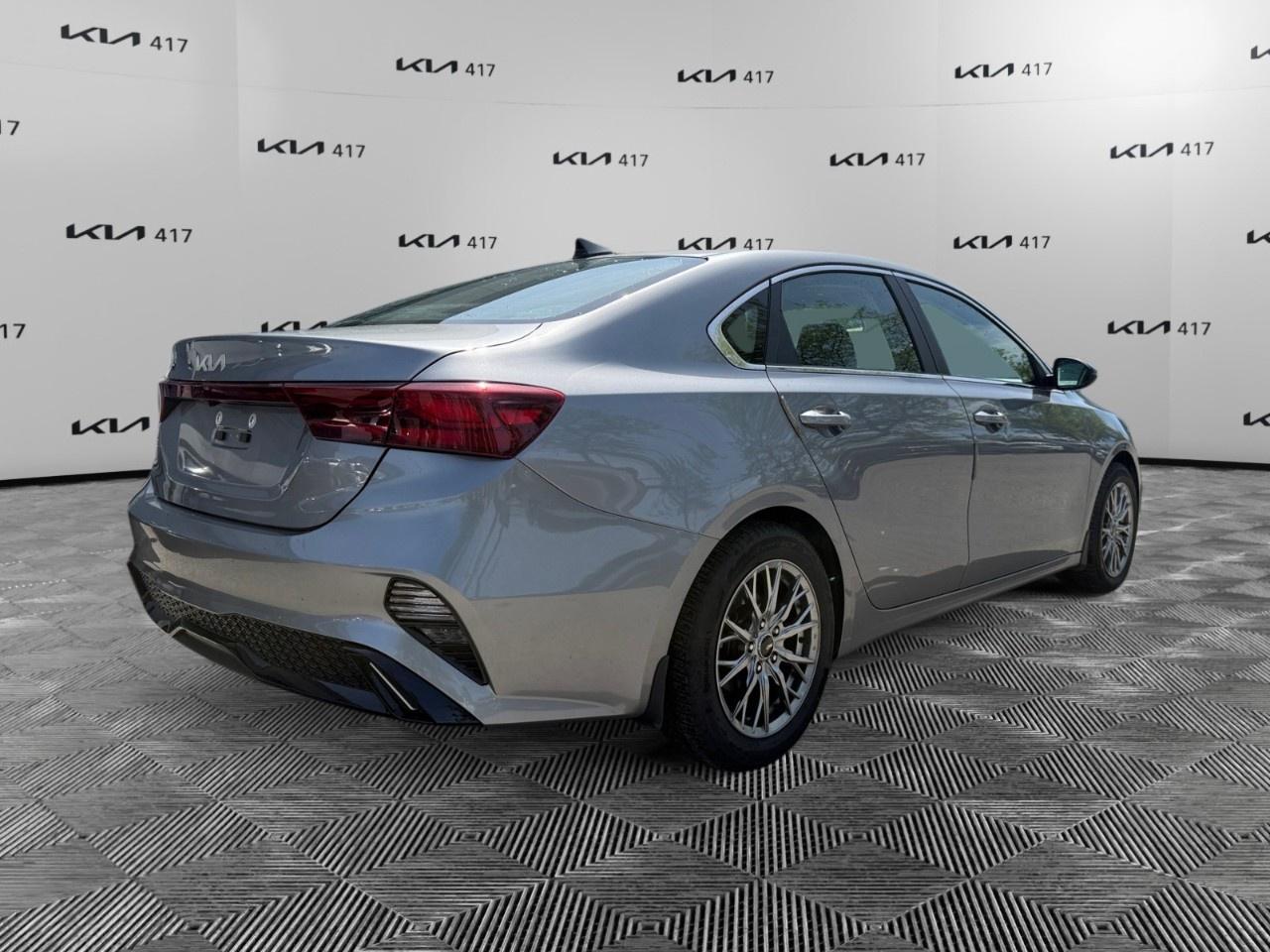 2023 Kia Forte EX IVT Photo