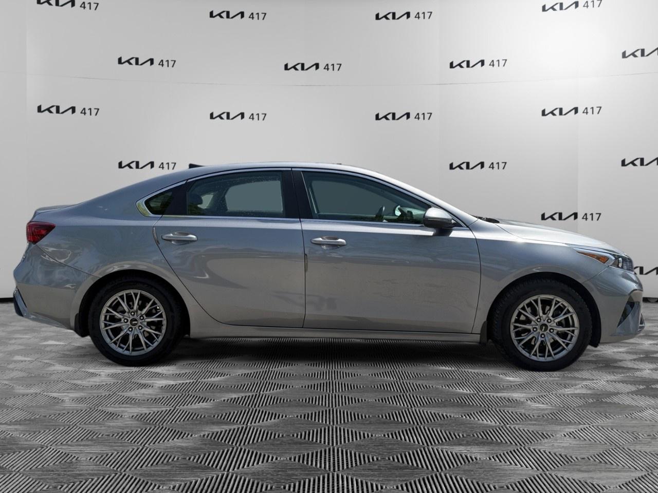 2023 Kia Forte EX IVT Photo