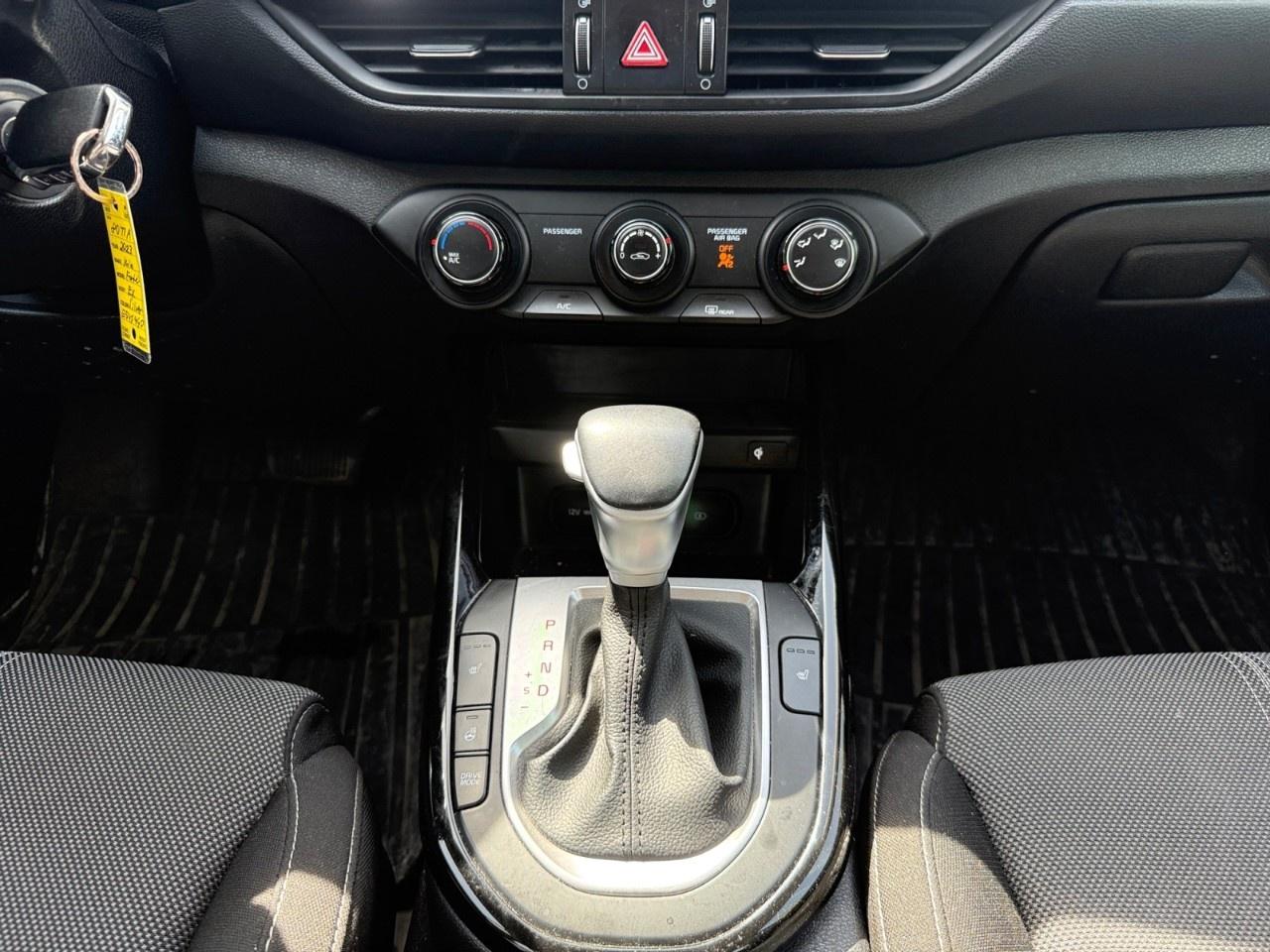 2023 Kia Forte EX IVT Photo