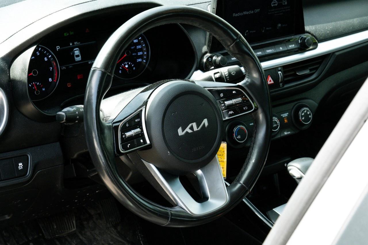 2023 Kia Forte EX IVT Photo