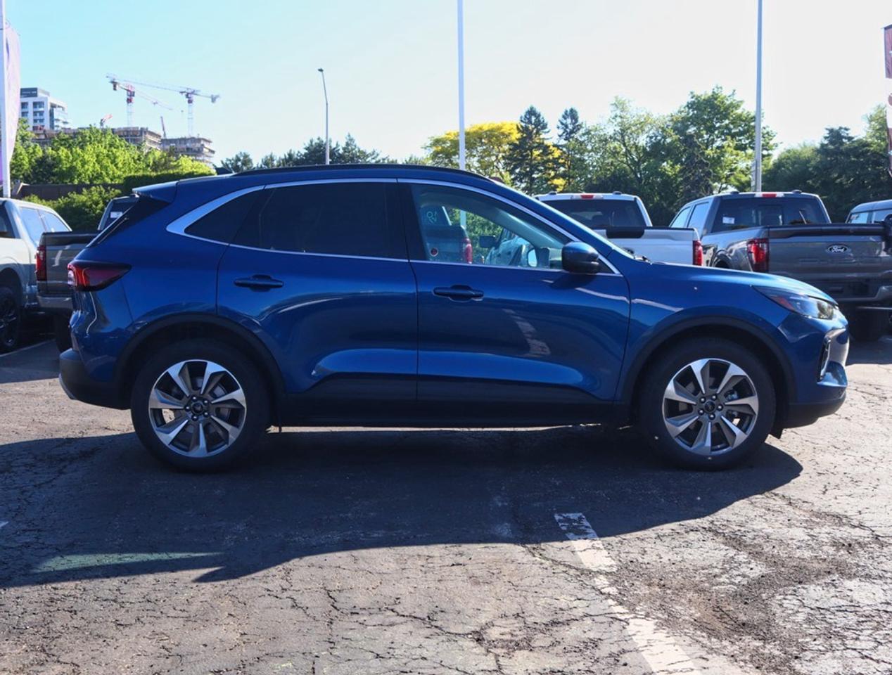 2023 Ford Escape Platinum | AWD | HYBRID | NAV | HTD STR WHL Photo2