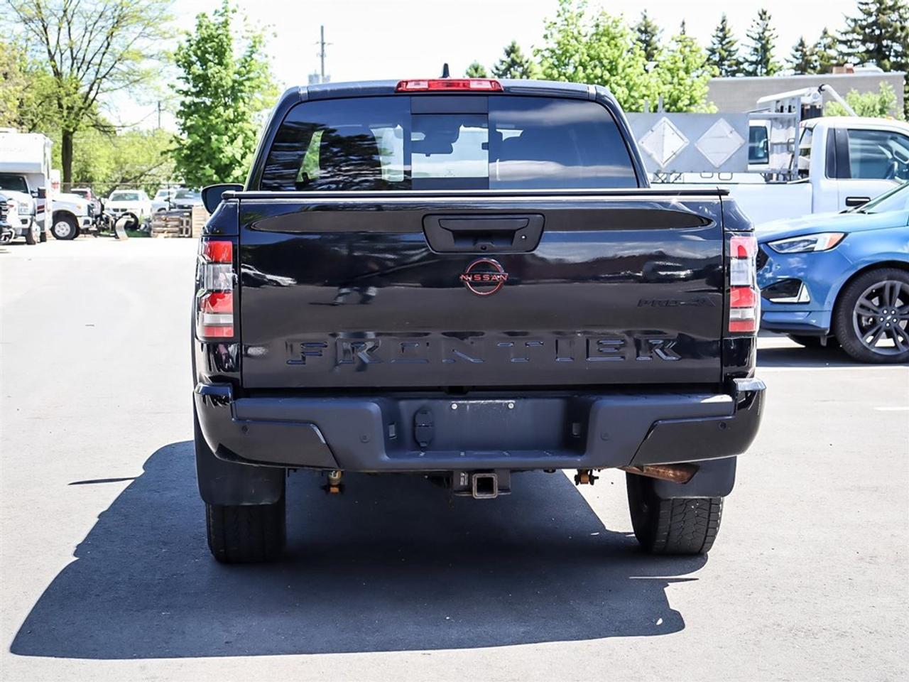 2023 Nissan Frontier Crew Cab PRO-4X Standard Bed 4x4 Photo4