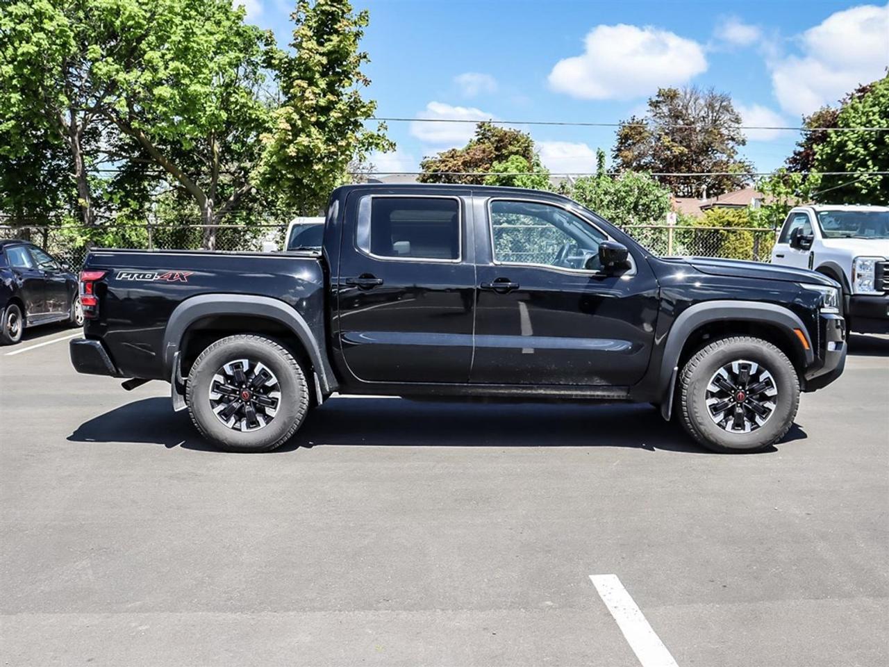 2023 Nissan Frontier Crew Cab PRO-4X Standard Bed 4x4 Photo3